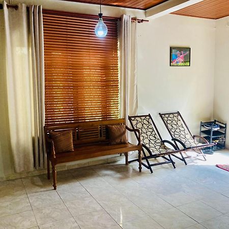 Villa Two Residence Dehiwala-Mount Lavinia Екстериор снимка