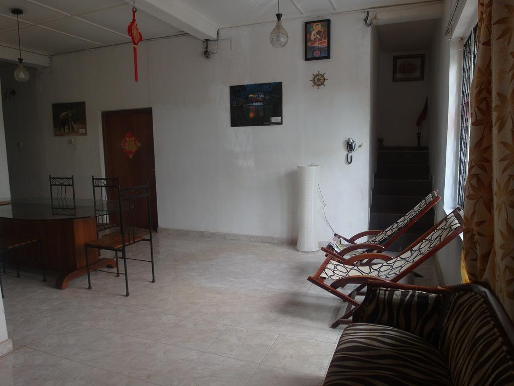 Villa Two Residence Dehiwala-Mount Lavinia Екстериор снимка