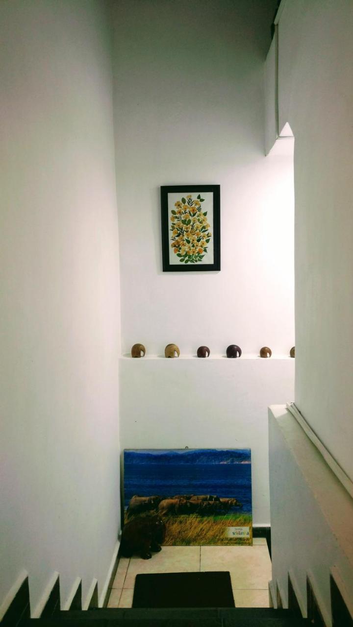 Villa Two Residence Dehiwala-Mount Lavinia Екстериор снимка