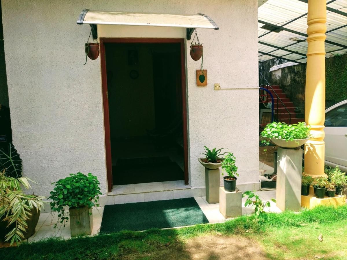 Villa Two Residence Dehiwala-Mount Lavinia Екстериор снимка